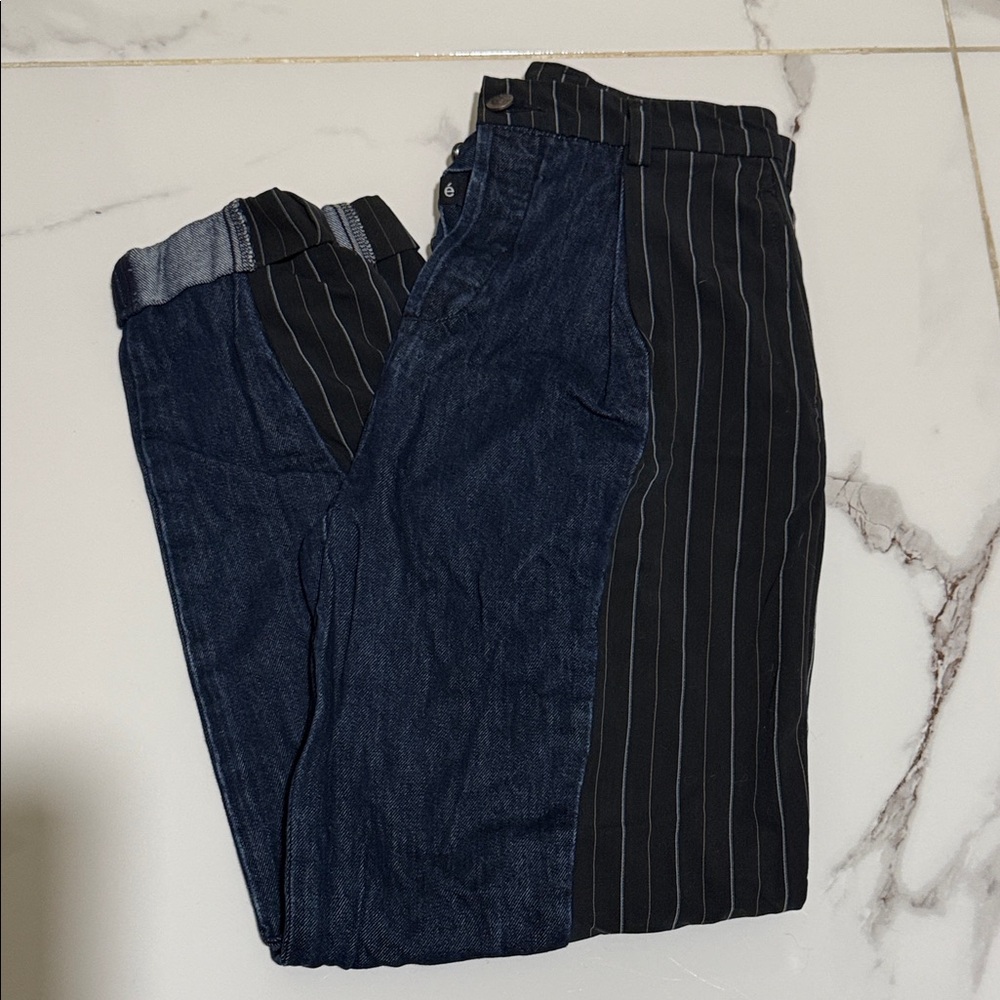 Stylish Black and Blue women’s pinstripes panel denim
Pants 🖤💙